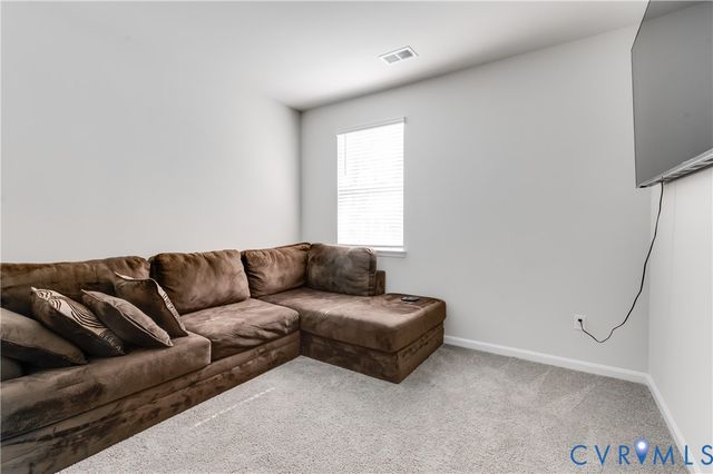 9955 Peacefield Ln, Petersburg, VA 23803
