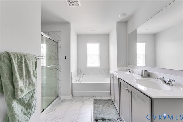 9955 Peacefield Ln, Petersburg, VA 23803