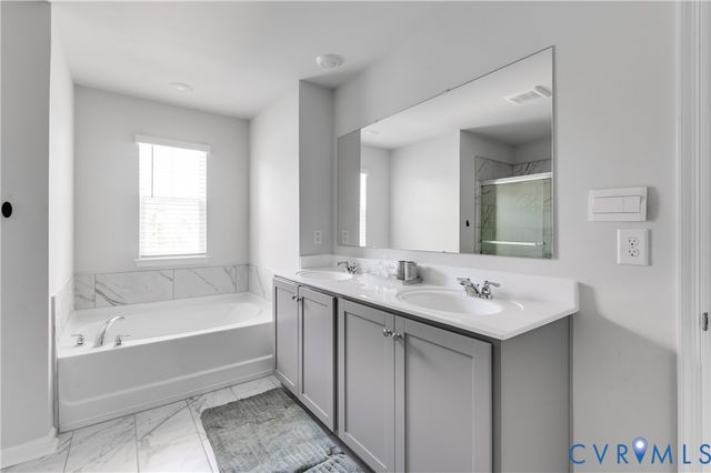 9955 Peacefield Ln, Petersburg, VA 23803