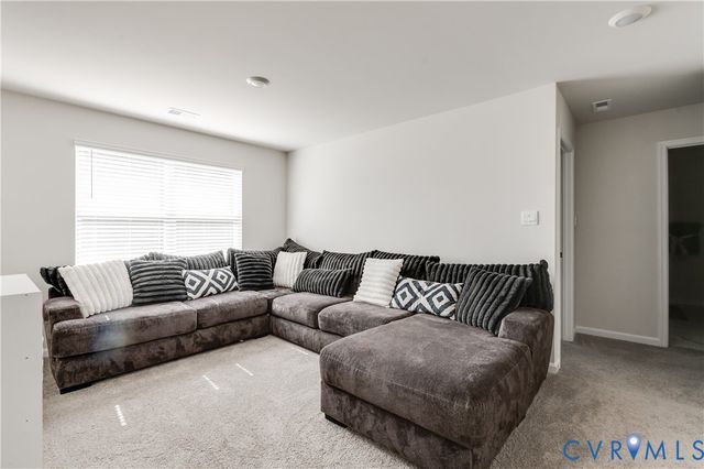 9955 Peacefield Ln, Petersburg, VA 23803