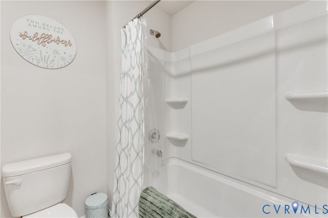9955 Peacefield Ln, Petersburg, VA 23803
