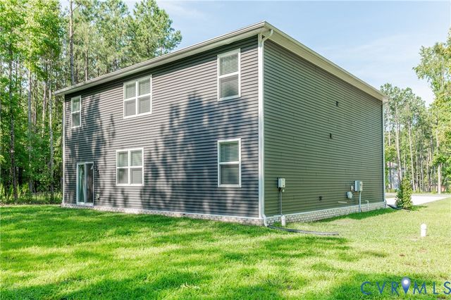 9955 Peacefield Ln, Petersburg, VA 23803
