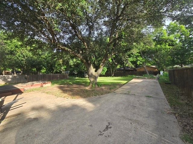 106 Jefferson Avenue, Desoto, TX 75115