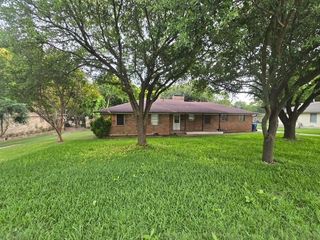 106 Jefferson Avenue, Desoto, TX 75115