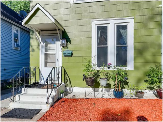 955 Bradley Street, Saint Paul, MN 55130
