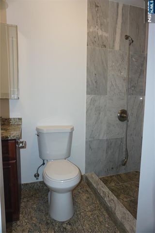 315 7th Street 504, Union City, NJ 07087