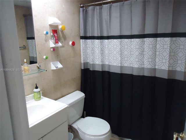 1790 79th St Cswy B108, North Bay Village, FL 33141