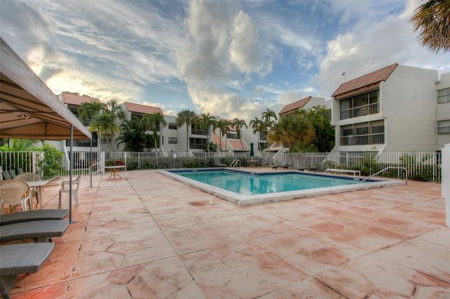 303 RACQUET CLUB Road 312, Weston, FL 33326