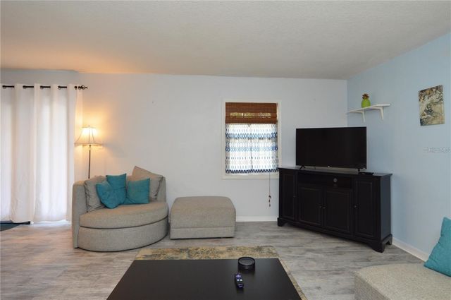 3873 POMPANO DRIVE SE B, St Petersburg, FL 33705