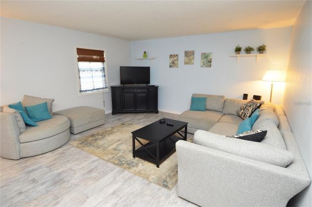 3873 POMPANO DRIVE SE B, St Petersburg, FL 33705