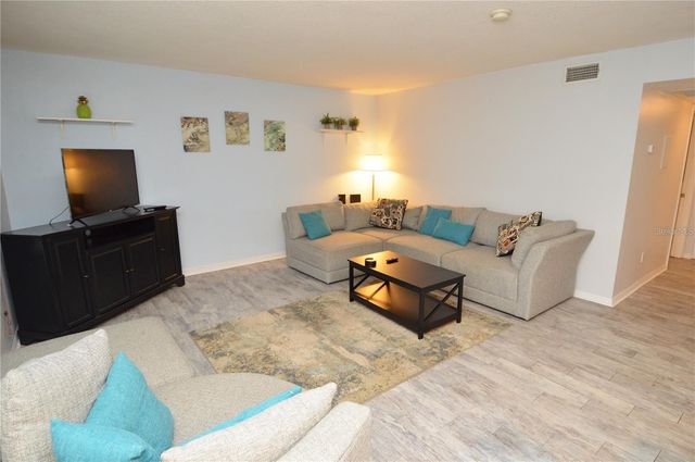 3873 POMPANO DRIVE SE B, St Petersburg, FL 33705