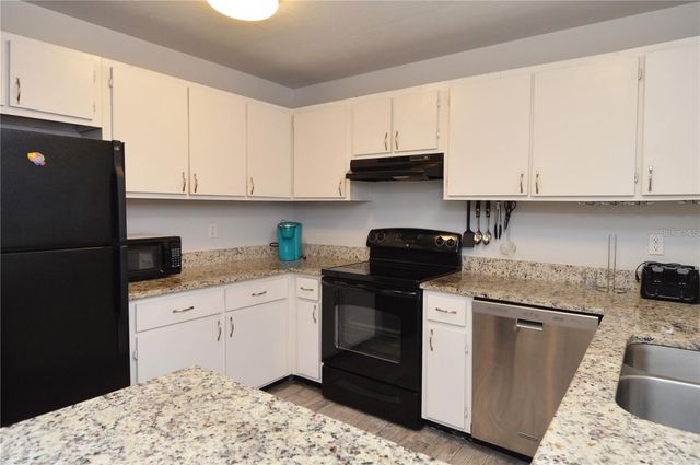 3873 POMPANO DRIVE SE B, St Petersburg, FL 33705