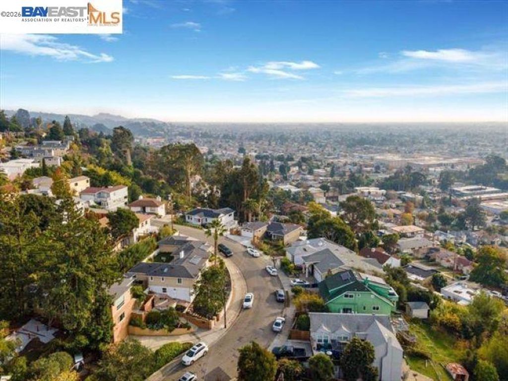 6338 Buena Ventura Ave, Oakland, CA 94605