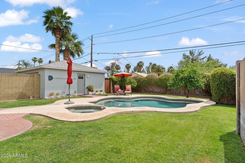 Image 28 of property listing at 531 W VERNON Avenue, Phoenix, AZ 85003
