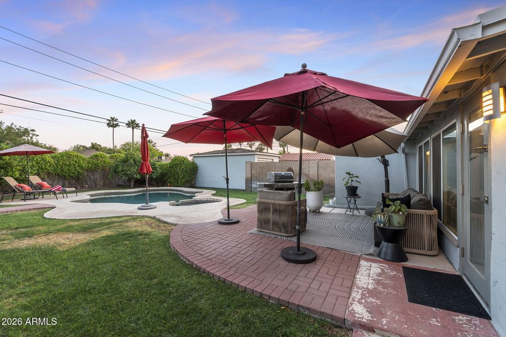 Image 30 of property listing at 531 W VERNON Avenue, Phoenix, AZ 85003