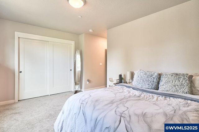 3732 Village Center Dr SE, Salem, OR 97302