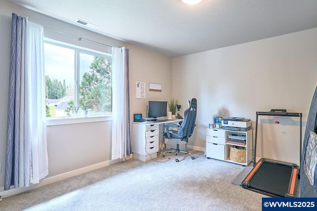3732 Village Center Dr SE, Salem, OR 97302