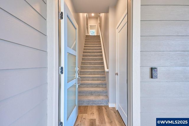 3732 Village Center Dr SE, Salem, OR 97302