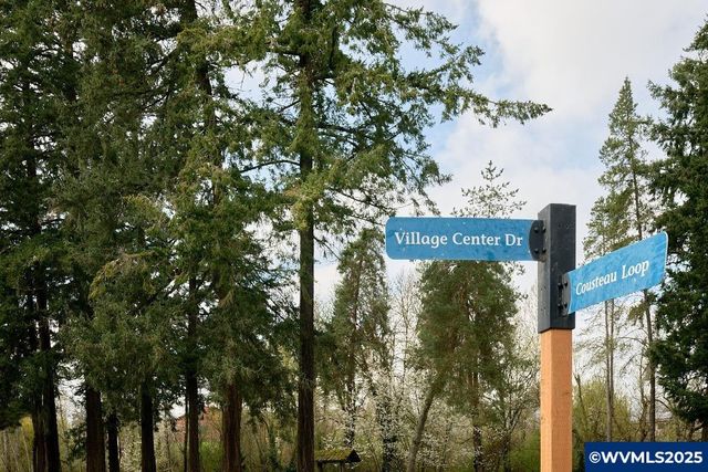 3732 Village Center Dr SE, Salem, OR 97302
