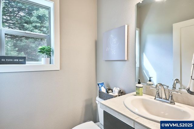 3732 Village Center Dr SE, Salem, OR 97302