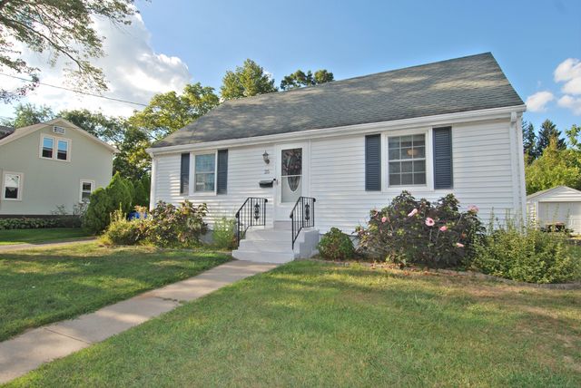 25 Lincoln Street, Plainville, CT 06062