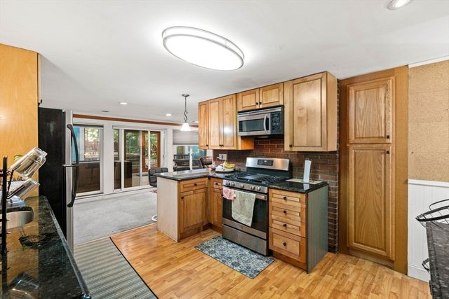 10 Rafferty Rd, Stoneham, MA 02180