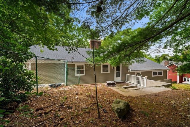 10 Rafferty Rd, Stoneham, MA 02180