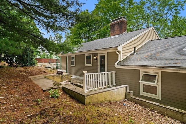 10 Rafferty Rd, Stoneham, MA 02180