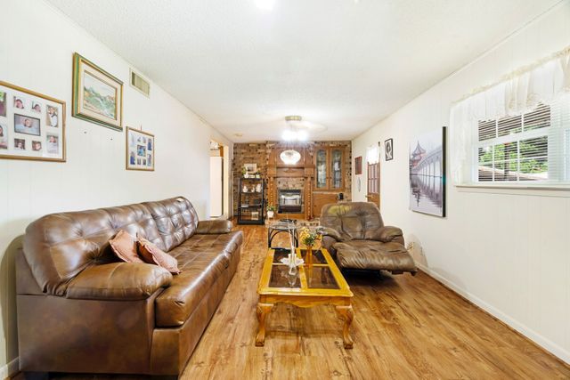 2455 Kessler Drive, Paris, TX 75460