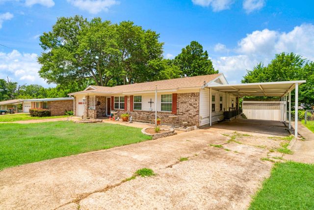 2455 Kessler Drive, Paris, TX 75460