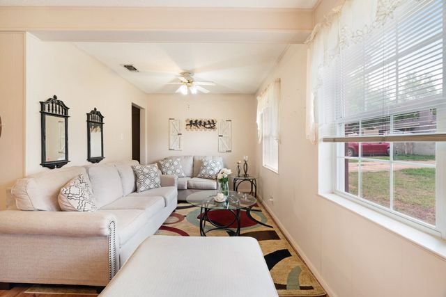 2455 Kessler Drive, Paris, TX 75460