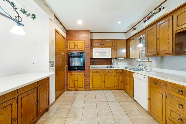 2455 Kessler Drive, Paris, TX 75460
