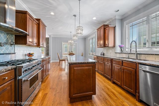 443 June Terrace, Barrington, IL 60010