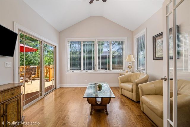 443 June Terrace, Barrington, IL 60010
