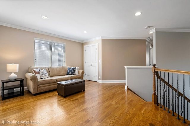 443 June Terrace, Barrington, IL 60010