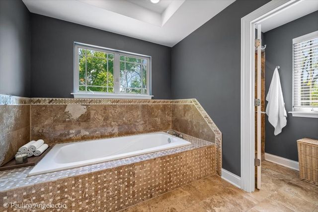 443 June Terrace, Barrington, IL 60010