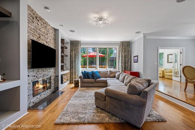 443 June Terrace, Barrington, IL 60010