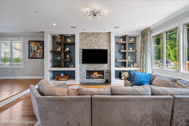 443 June Terrace, Barrington, IL 60010