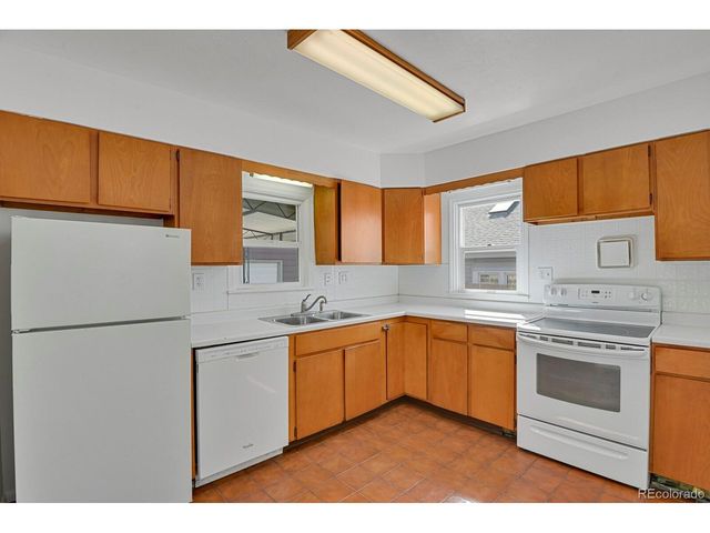 4580 S Logan St, Englewood, CO 80113