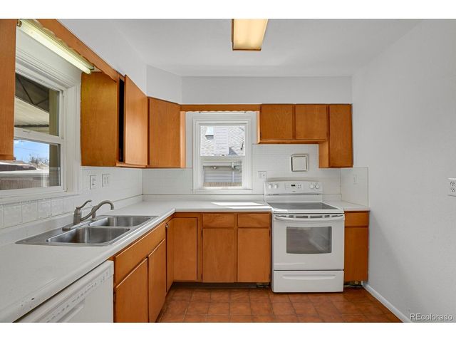 4580 S Logan St, Englewood, CO 80113