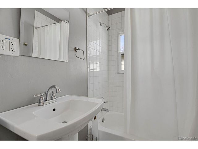 4580 S Logan St, Englewood, CO 80113