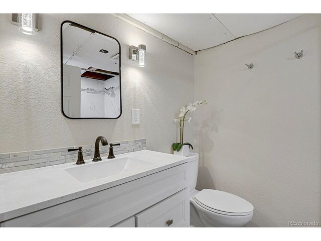 4580 S Logan St, Englewood, CO 80113