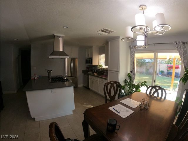 5705 Stallion Avenue, Las Vegas, NV 89108