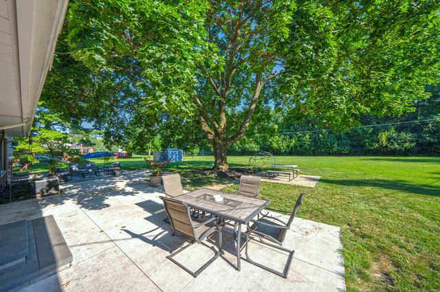 41306 Llewelyn Court, Northville, MI 48167