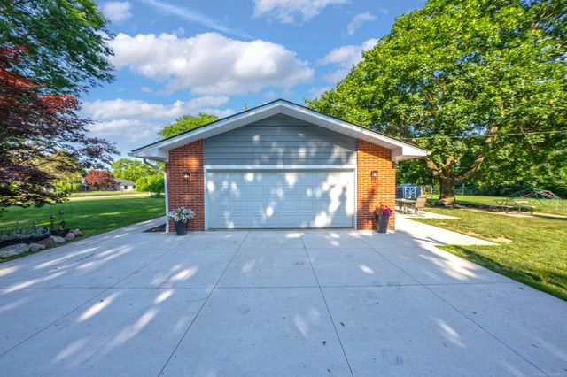 41306 Llewelyn Court, Northville, MI 48167