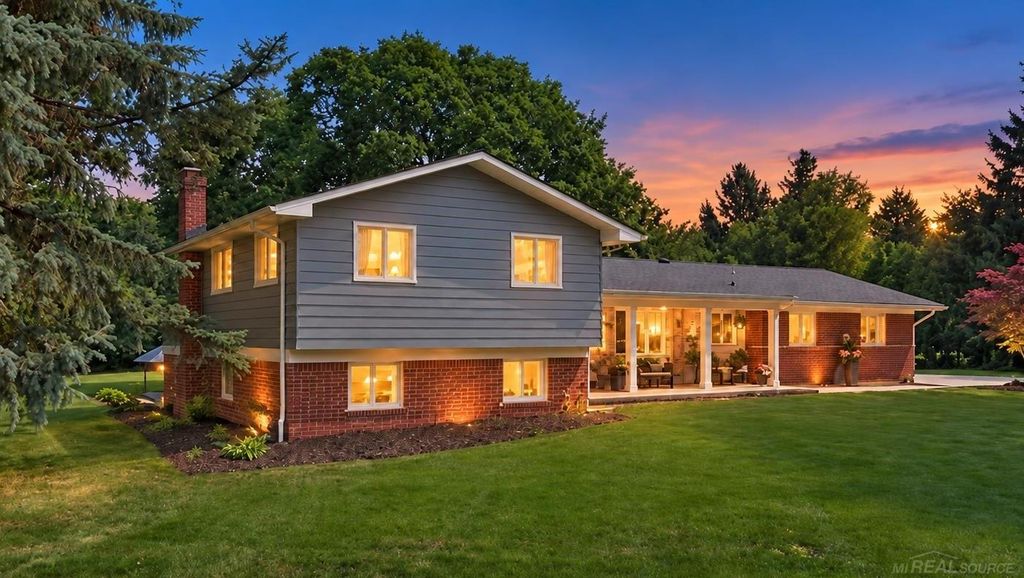 41306 Llewelyn Court, Northville, MI 48167