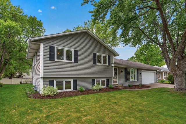 14735 91st Place N, Maple Grove, MN 55369