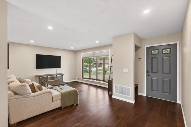 14735 91st Place N, Maple Grove, MN 55369