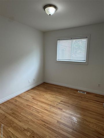 35523 Kelly Road, Clinton Township, MI 48035