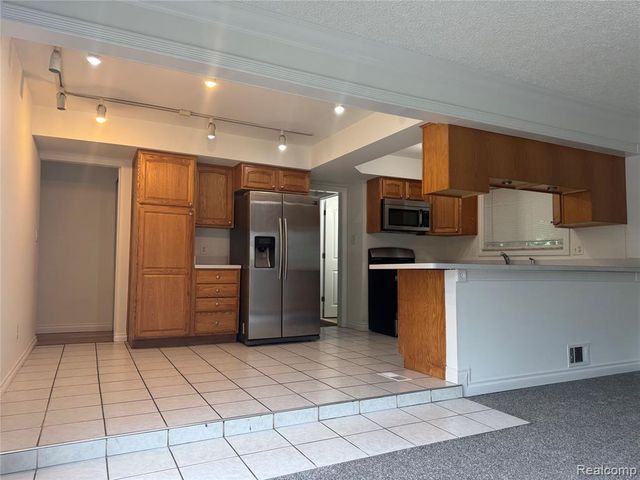 35523 Kelly Road, Clinton Township, MI 48035